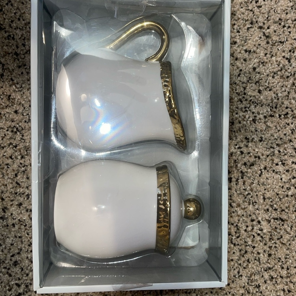 The Cobblest Collection Sugar Bowl & Creamer Pitcher